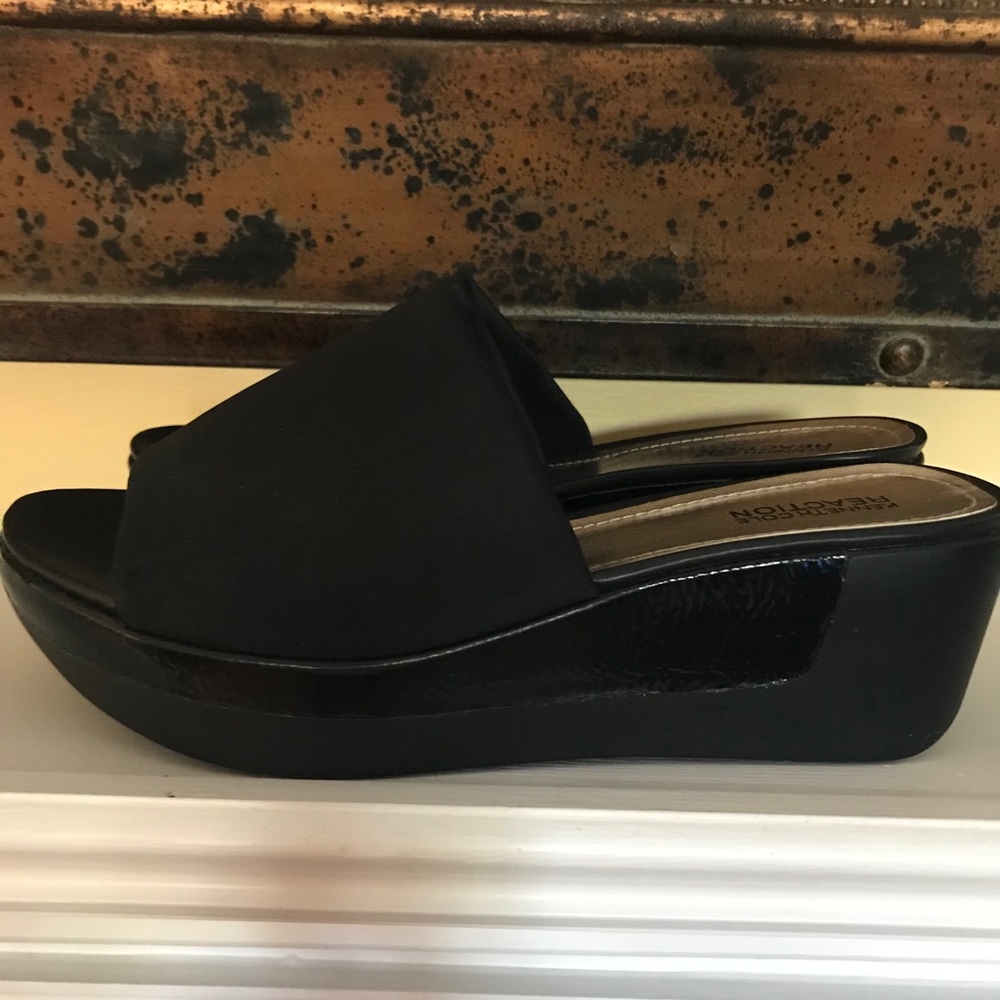 Kenneth Cole Black Reaction Wedge Sandals Size 8